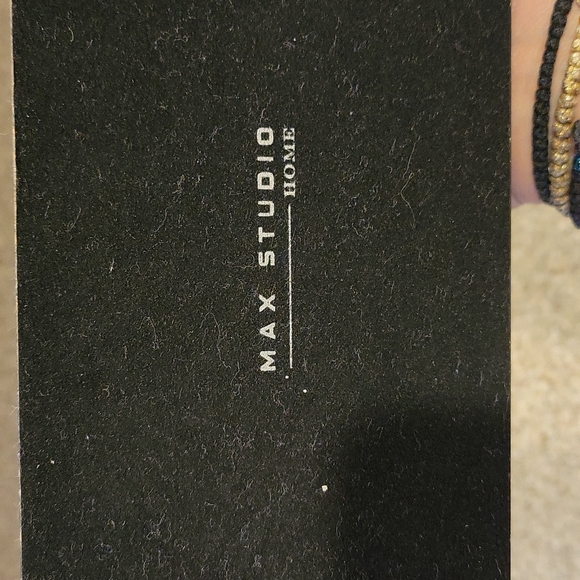 Max Studio desk accessory - Picture 2 of 3